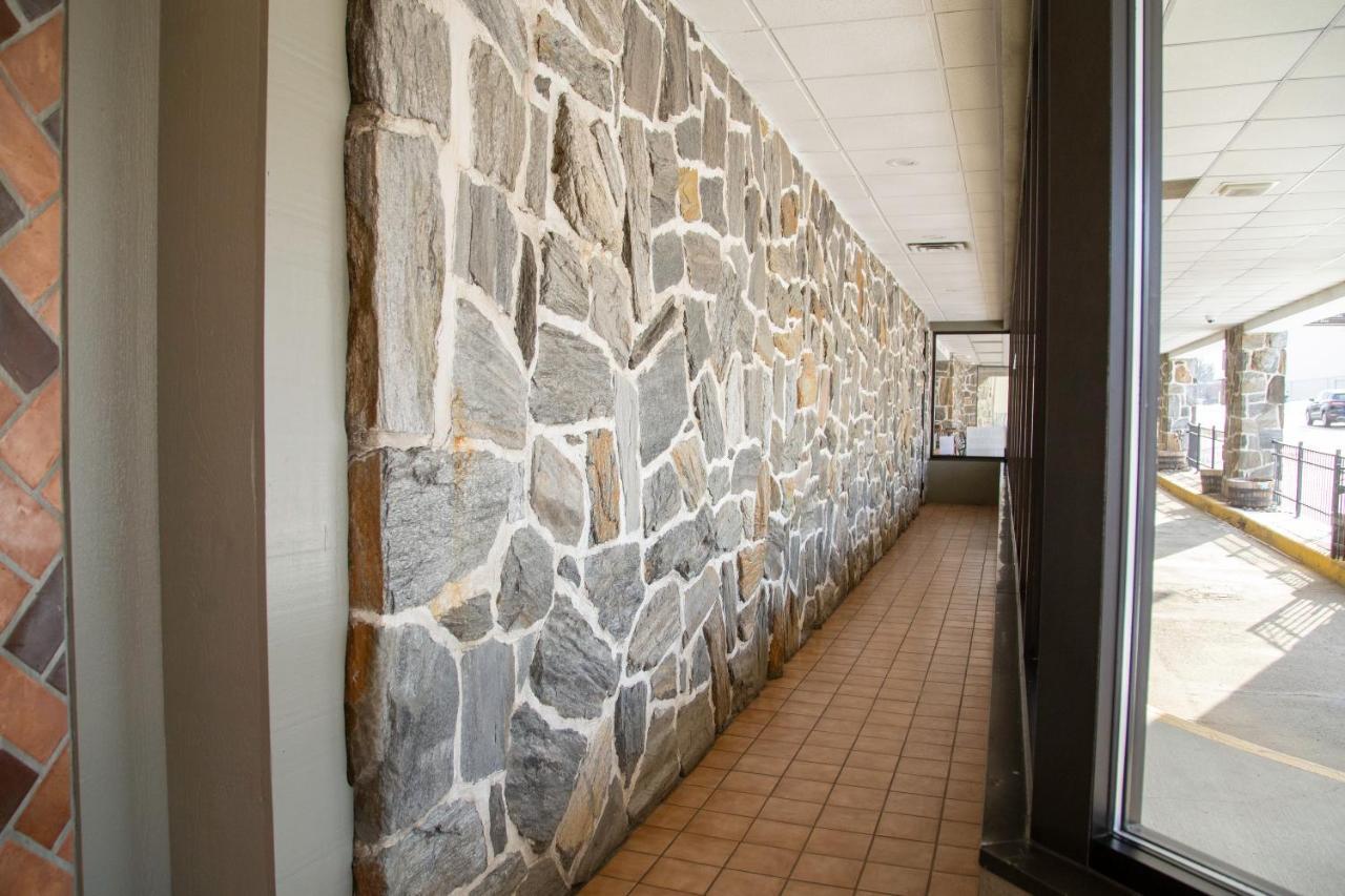 The Stables & Hotel 3*